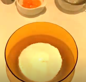 Azúcar para mezclar con las yemas